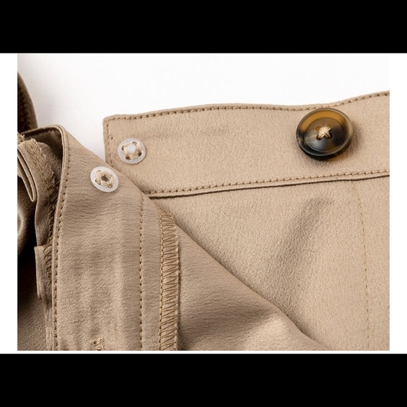 New irregular shoulder ruffle trench top. Small - Picture 5 of 8